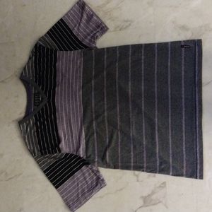 019 Zero Nineteen v neck t-shirt.